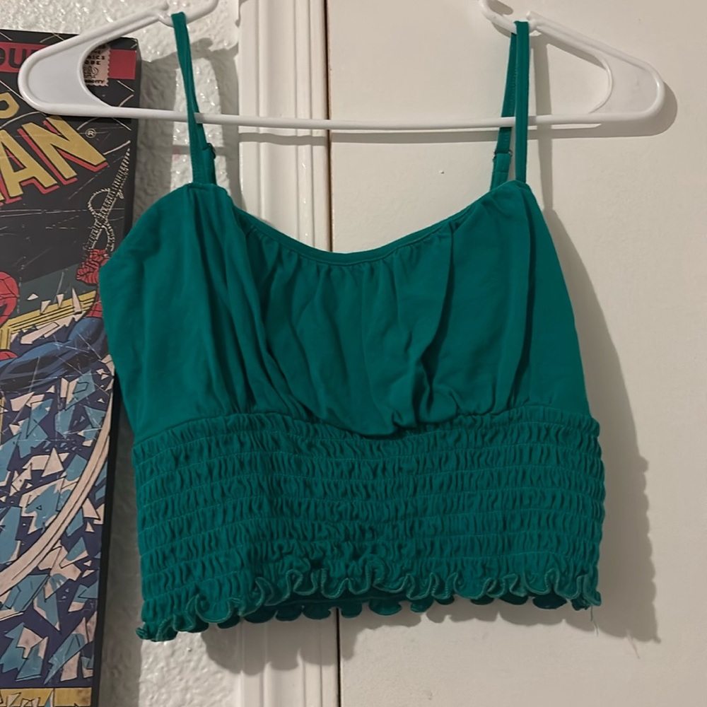 Green cropped tank top